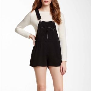 Bardot & Jarlo Indiana shorts.